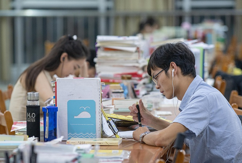 考研|导师直言：想招个男研究生不容易，是女生更有天赋？答案很现实