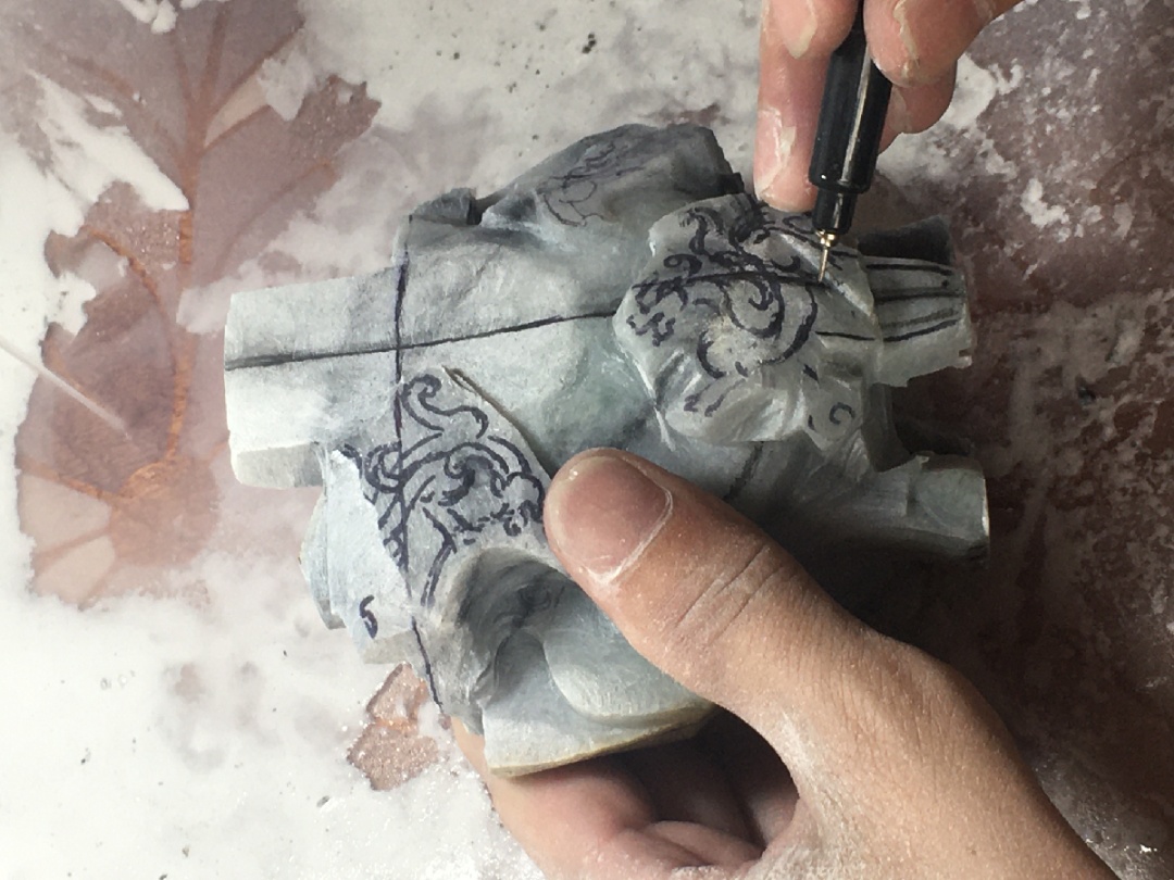 项羽|霸王举个翡翠鼎！？论玉雕师的灵感有多奇怪！？