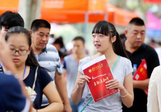 糯妈育儿经|大一新生入学仅5天，就被学校劝退，究其原因让一家人难接受