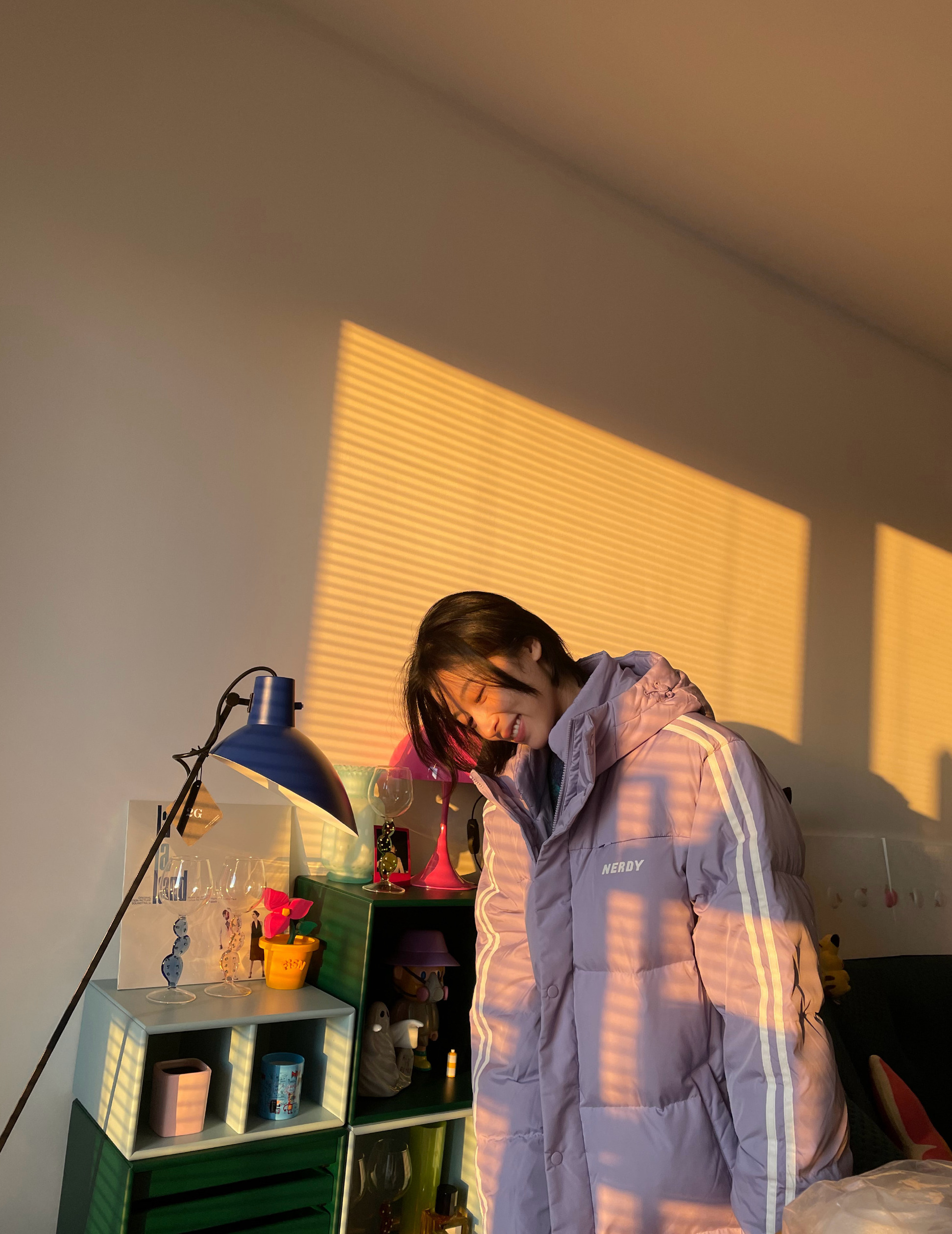 全球时尚风行 冷空气来袭，秋冬穿搭还是得看北欧博主！“艺术品”毛衣百搭且美