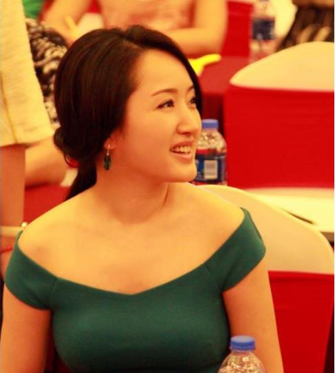 杨钰莹|网传50岁的杨钰莹已低调结婚，知道结婚对象后，网友真是太低调了