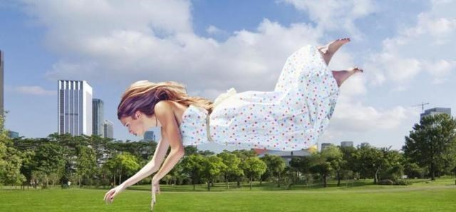 公转 地球在自转，直升机悬停12小时后，会到地球另一边吗？