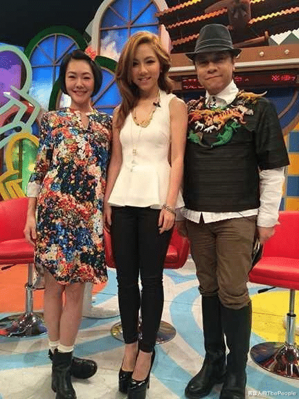 鞠婧祎|被“矮”耽误的女星们，有人坐着因腿短挨不着地，有人踩纸箱拍戏