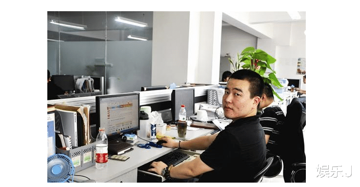 顺风车|蹭同事2个月顺风车，发200块红包过去抵油钱，收到回复以为看错了