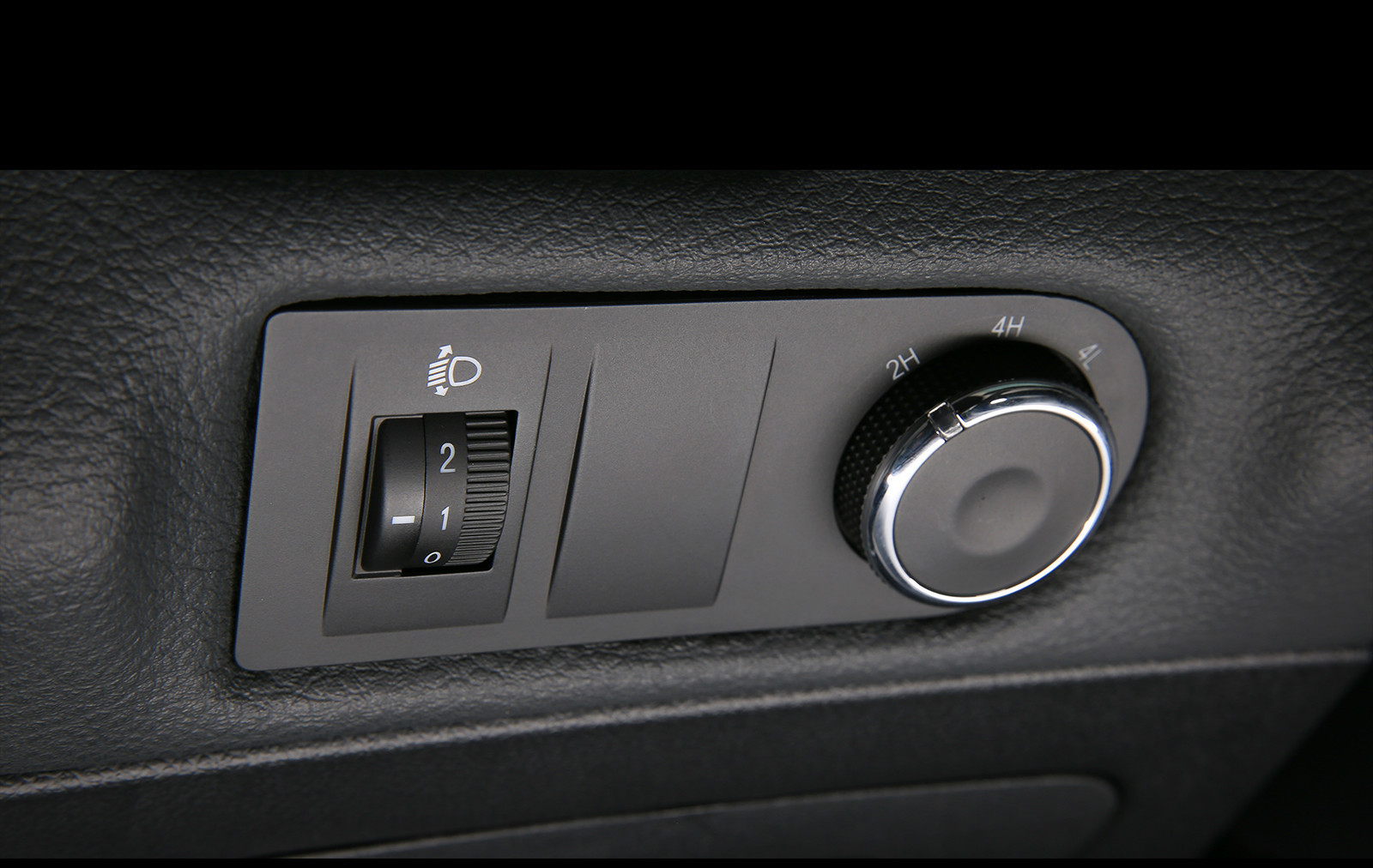 |江铃汽车深知钓友需求,推出域虎钓鱼版,有低速四驱可选