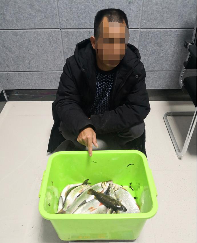 平空间 广西阳朔出怪事，3名男子白天睡觉深夜出门，到底在干什么？