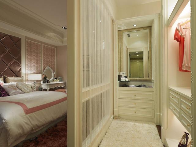 我装修时不听劝,执意把卫生间改成衣帽间,现在越住越害怕