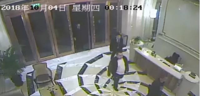 任嘉伦|“豪门惨剧”周美毅:在母亲葬礼上被离婚,丈夫带小三上门夺子