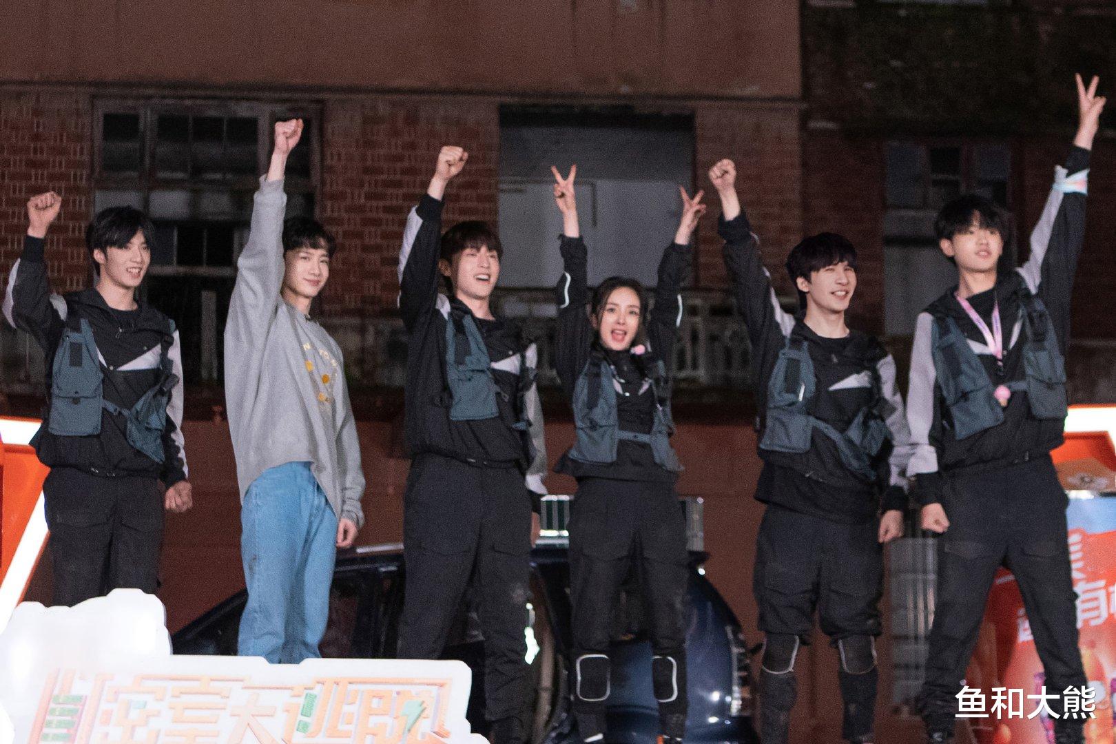 魏晨|《密逃3》重启宣传，邓伦杨幂全新海报出炉，延播原因已不言而喻