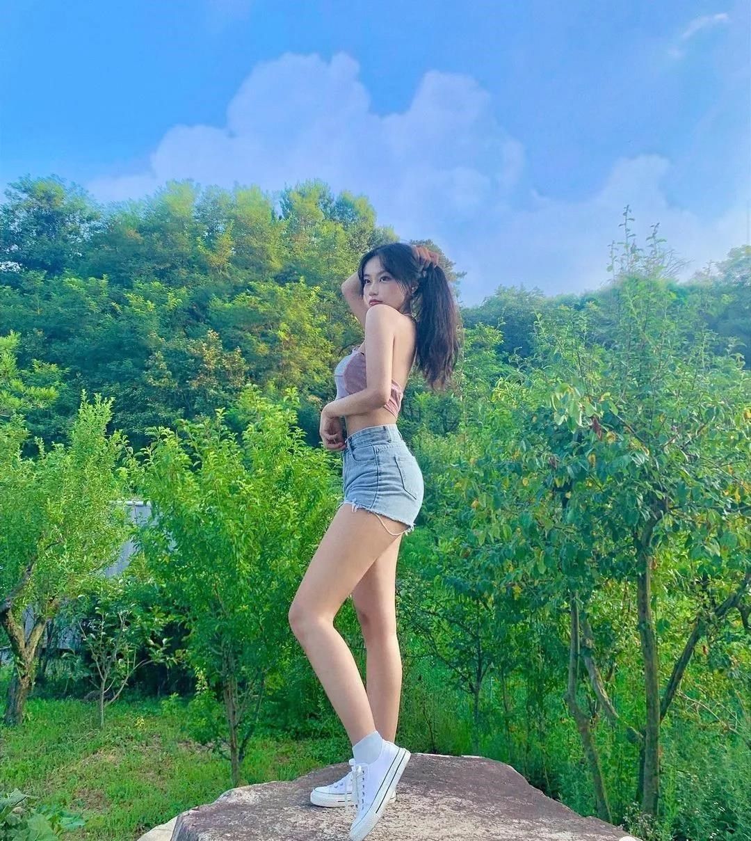 女主播|95后的韩国百变女主播 yesul