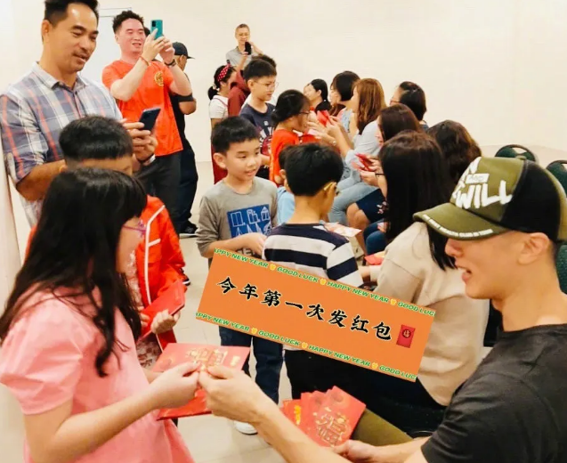 李小冉|42岁不输小鲜肉，把同学熬成了爹，不老男神吴尊给力