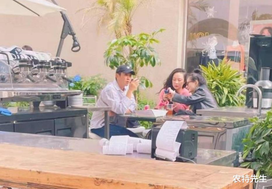 霍思燕|40岁霍思燕又长胖了，盛世美颜也输给了“膀大腰圆”，杜江好尴尬