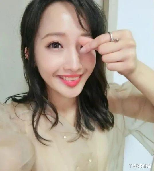 |双重打击！39岁女星罹患乳癌与交往12年男友分手：走了也是一个人