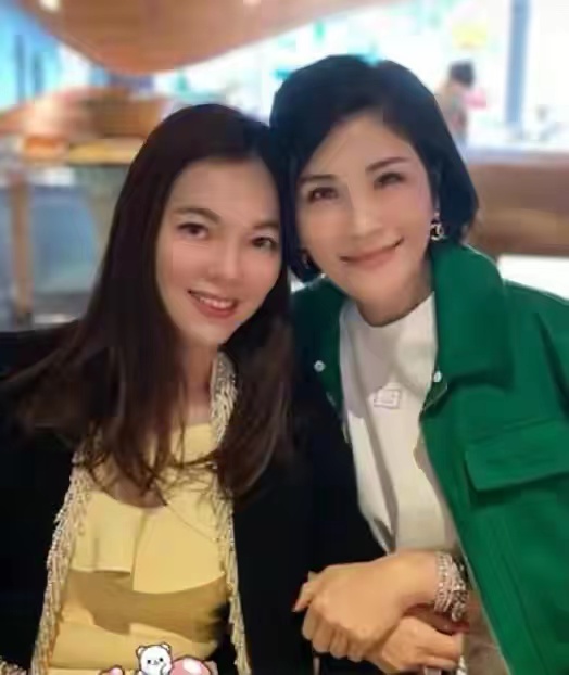 加菲猫说时尚 富士康老板娘庆生全是贵妇,戴皇冠似女王,71岁郭台铭仍想生四胎