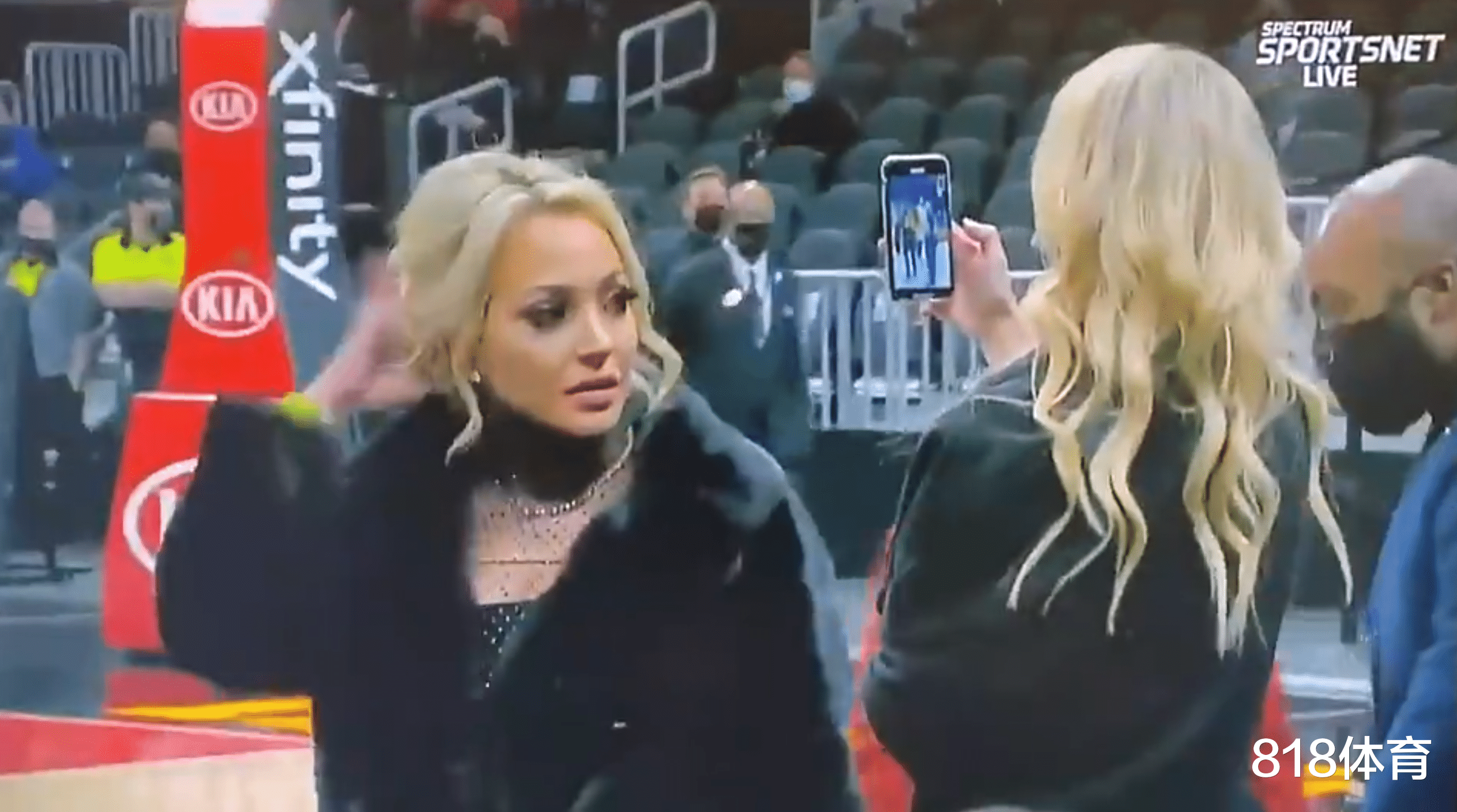 勒布朗·詹姆斯|你惹他干嘛! 美女富婆場邊沖詹皇噴垃圾話, 老詹連砍9分帶走勝利