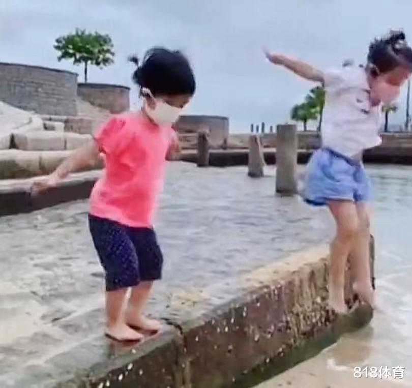 郭晶晶|慕了! 郭晶晶晒3子女香港家中练跳水, 1.6亿山顶豪宅配巨大心形泳池