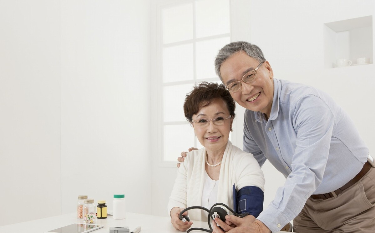 绾绾说情感|67岁大爷:和离异女人搭伙过日子,她占有欲太强,我快熬不住了