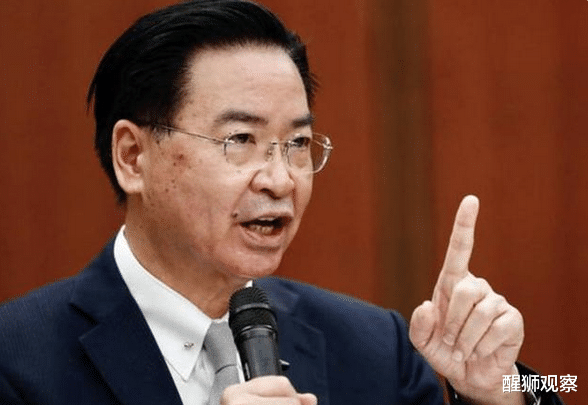 吴钊燮遭岛内网友嘲笑:捷克“骗子”骗了民进党“骗子”!