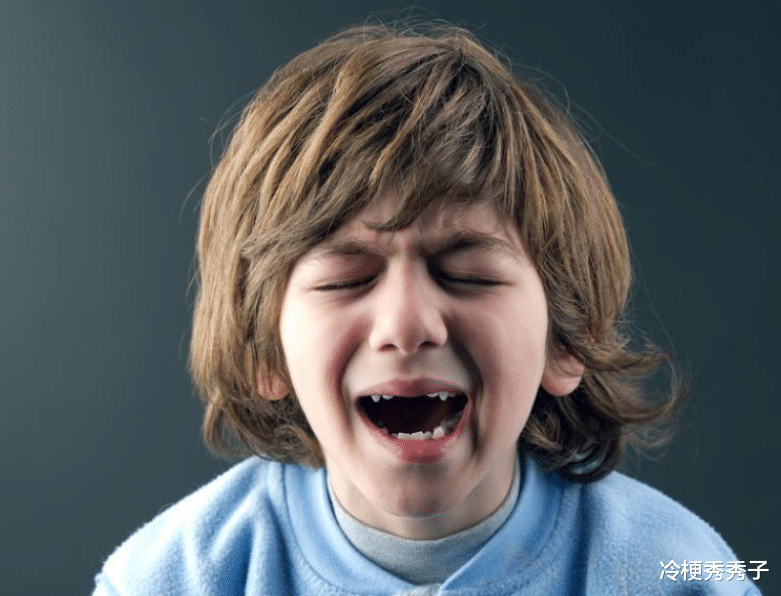 冷梗秀秀子|面对孩子哭闹，父母应该遵循这几个原则