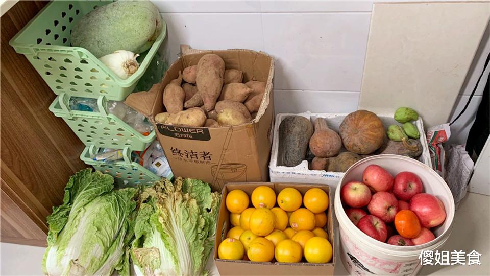 2个人的生活储备,冰箱满了不稀奇,有这些囤货,冬天不用出门了