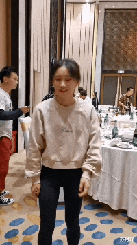 苏月瑾 “买了个壁虎，为啥越长越大了...”哈哈