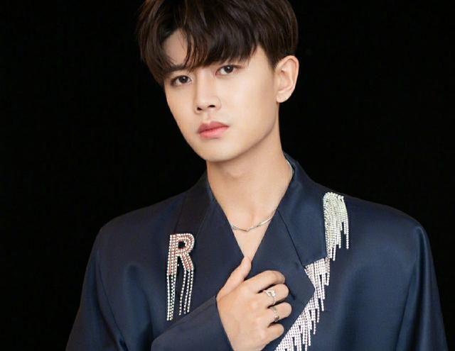 周生如故|《周生如故》上星黄金档播出，任嘉伦演技出众，口碑更是独当一面