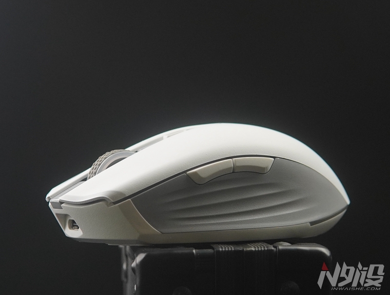 芯片|可换上盖设计 多彩M820猎境者三模无线游戏鼠标体验