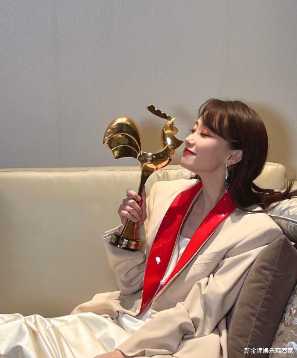 刘亦菲|张小斐得金鸡影后首发声，没提贾玲名字，却让贾玲粉丝感动破防
