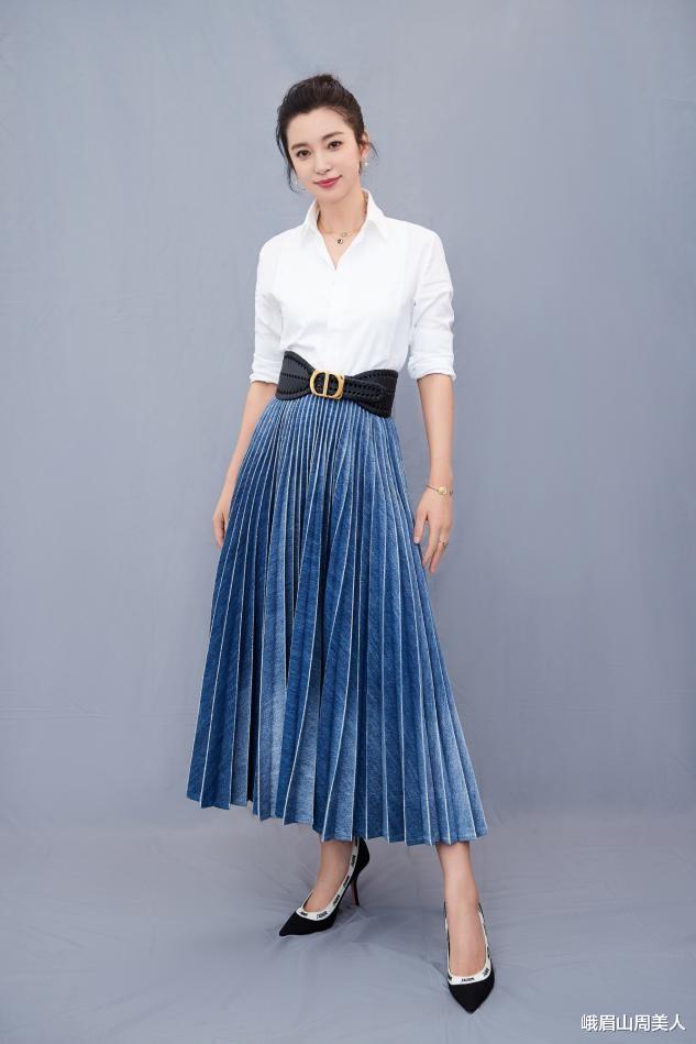 李冰冰|?49岁李冰冰也太敢剪头发了，网友直呼：气质大变差点认不出