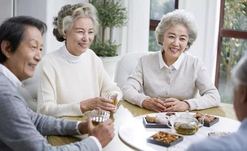 便秘|建议中老年人：生活再节俭，这3种零食家中要常备，味道赞营养高