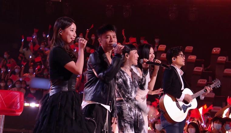 王菲|《好声音》落下帷幕,10年4强无变更,伍珂玥压轴出场终夺冠