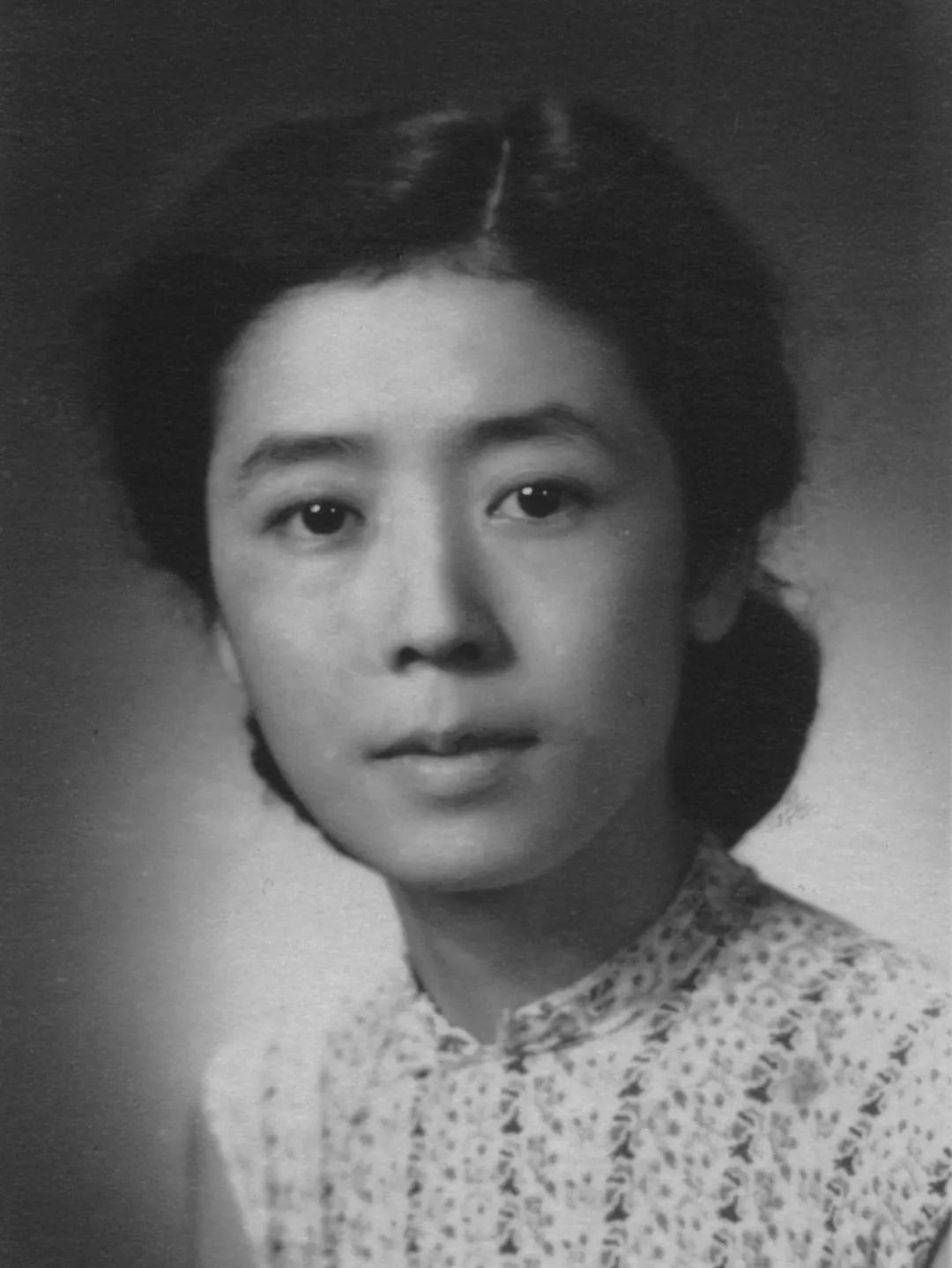 秦谈古史 曹禺三女儿万方：继承父亲衣钵，出书披露父母隐私，为何有勇气