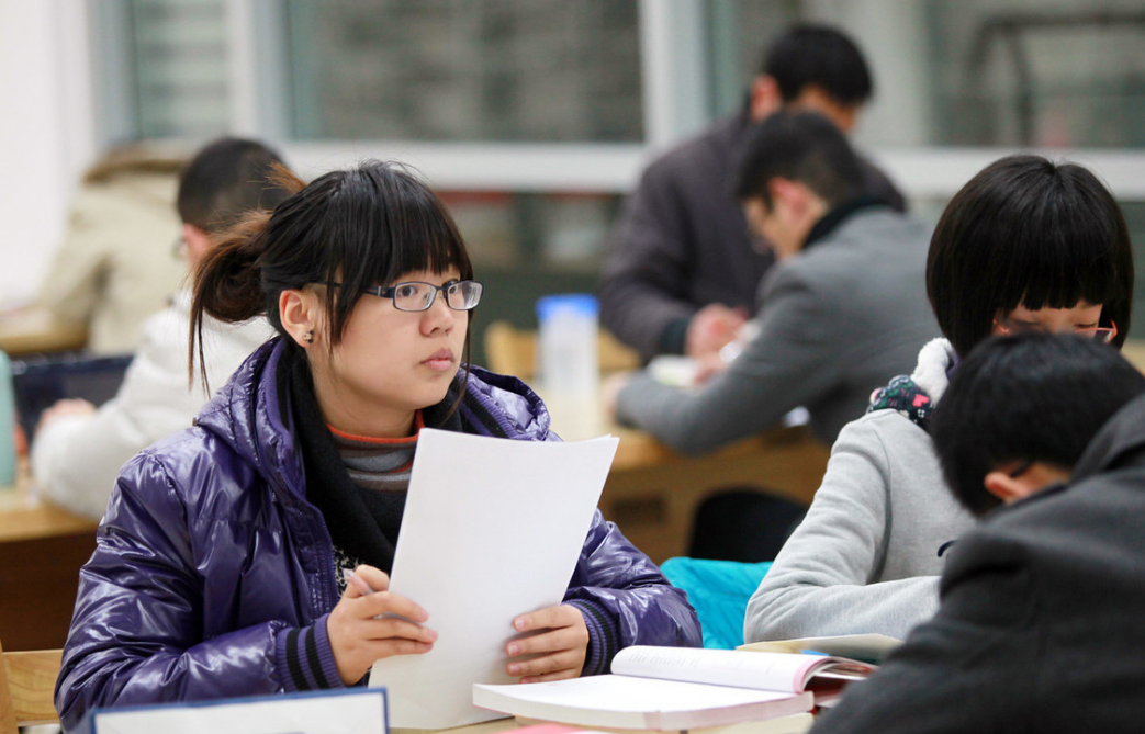 大学生|越老越吃香的三个职业,别人还在为工作发愁,你已经成为人中龙凤
