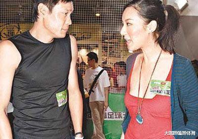 肖战|范志毅第一任空姐前妻罕见露面！女儿携富豪男友与生母聚餐，幸福