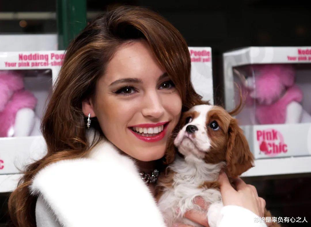 布洛克|她是拥有天使面孔和魔鬼身材的女神，更是斯坦森唯一承认的前女友！