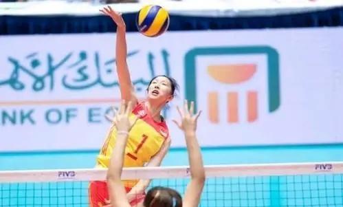 阿森纳|引入强力外援独霸女排联赛的天津女排错了吗？是否应该受到表扬呢