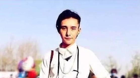 整容|从网红转型做演员,大方承认整容,《香蜜》中的他又换了张脸?