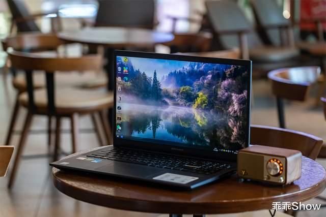 OLED|华硕无畏Pro15 锐龙版体验:可能是目前性价比较高的OLED笔电