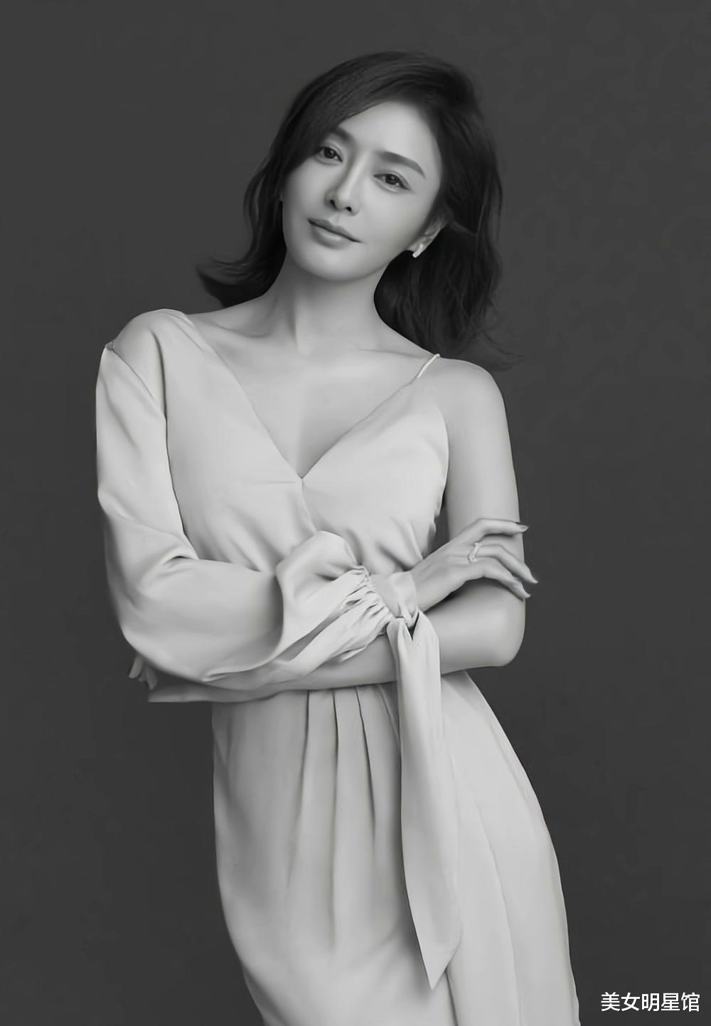 秦岚|美女明星馆：秦岚，优雅迷人！