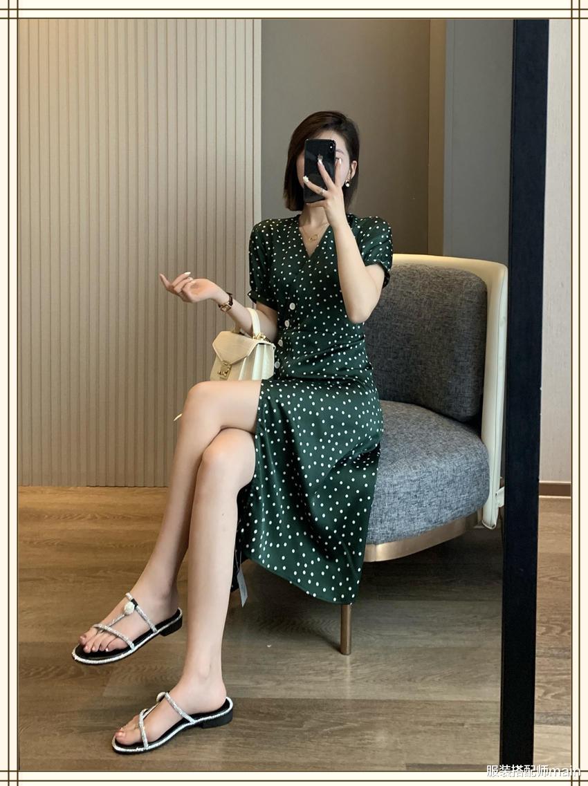 服装搭配师main|微胖女生显瘦必备，最适合夏天的茶歇裙我给你找了6条