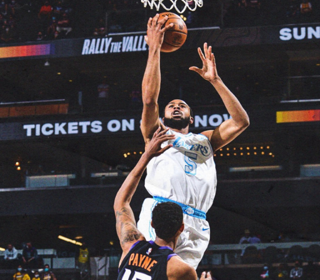 勒夫|必须交易他！詹姆斯浓眉缺席，三分手全场0分，沃格尔真的太无奈