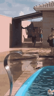 丁其琛 尹志平毁了小龙女的清白,为什么杨过不去找他报仇呢?