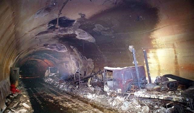 喜欢吃水果的君君 最绝望的死法：1000度高温53小时烘烤，39人在隧道里被“煮熟”