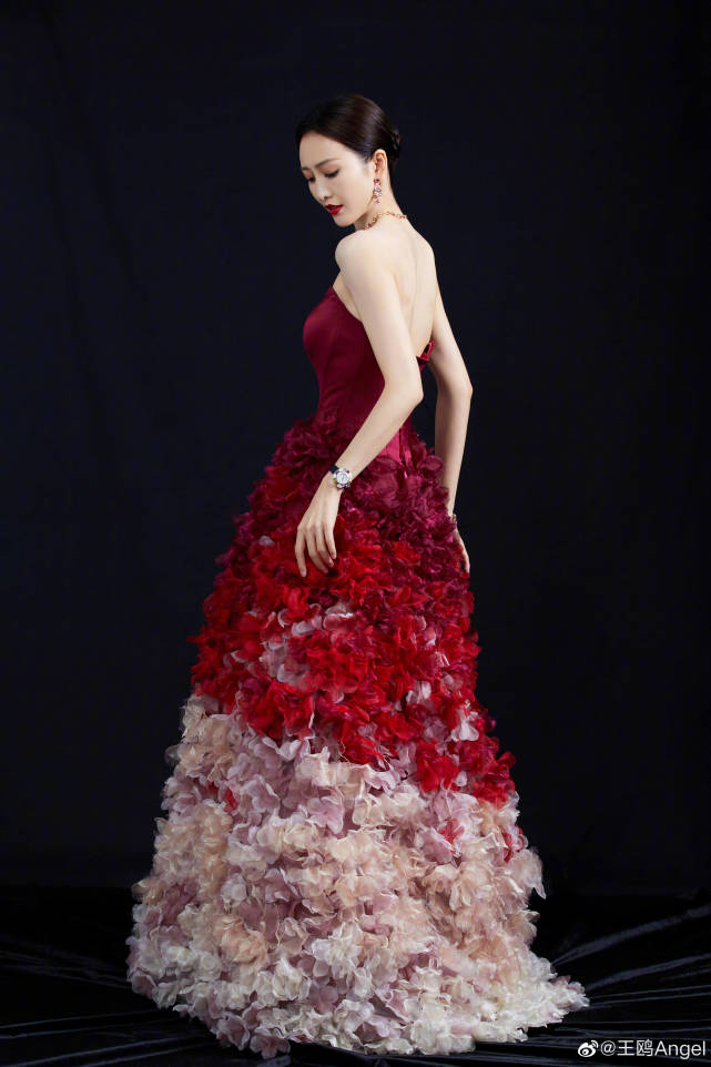 王鸥|王鸥红色玫瑰裙集