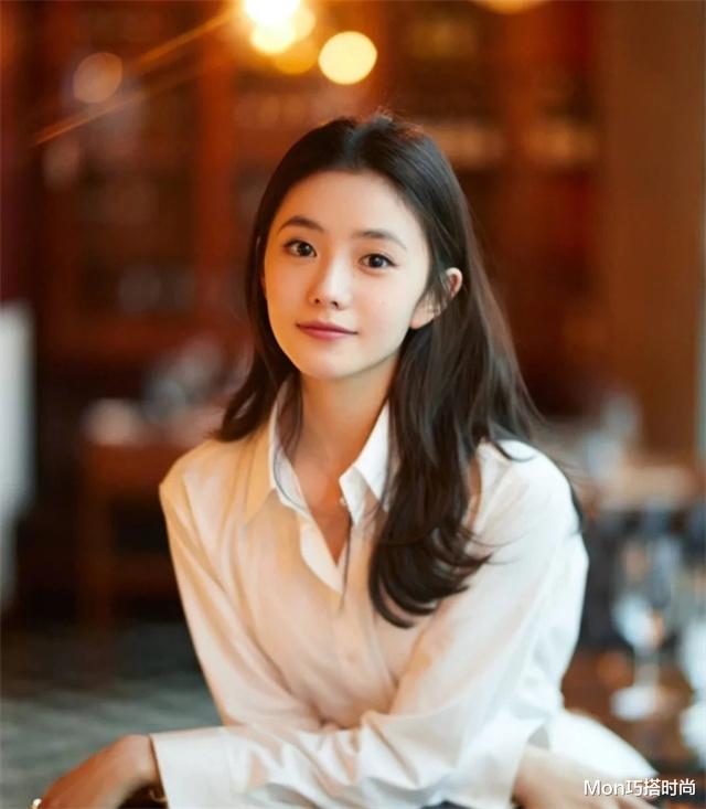 短发 女生不管天气多冷，出门尽量化淡妆，教你这3步，简单易学又精致