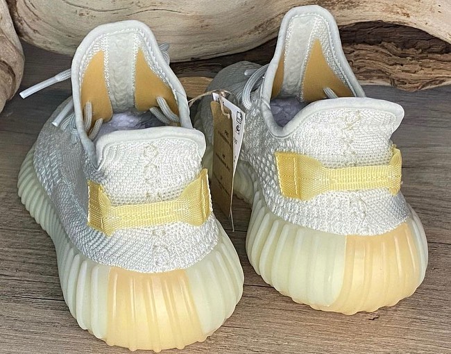 FLIGHTCLUB中文站|买一双顶两双!「纯白2.0」Yeezy 350 V2最新实物释出!