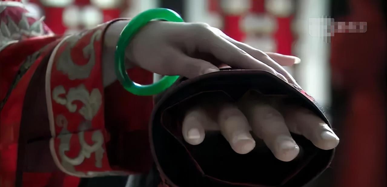 打狗棍|《打狗棍》中，那图鲁竟被洗白为“国民老公”，二丫头同意了吗？