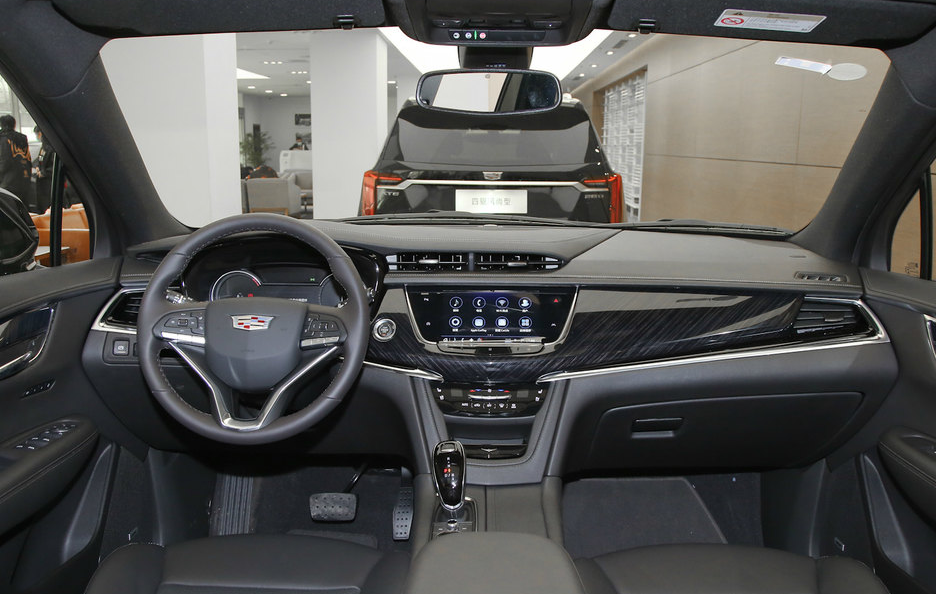 花艺师|花艺师与花相处，人与车相伴！