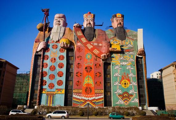 新濟南人小李 110個建筑界的“金酸莓獎”，國家發(fā)改委：嚴(yán)禁建設(shè)“丑陋建筑”