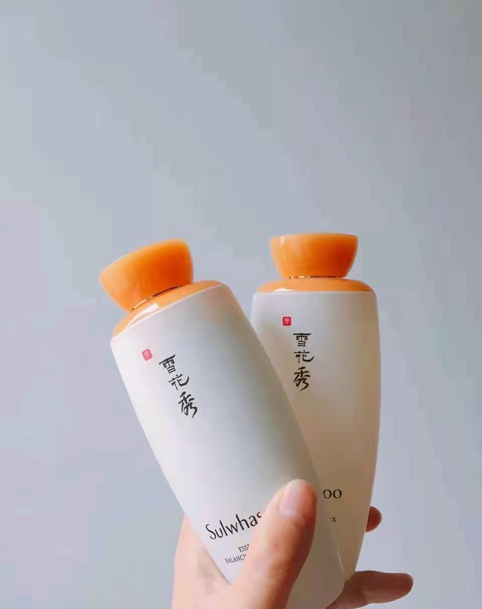 口红 4款公认好用的水乳，适合人群+主打功效都有，总有一款适合你